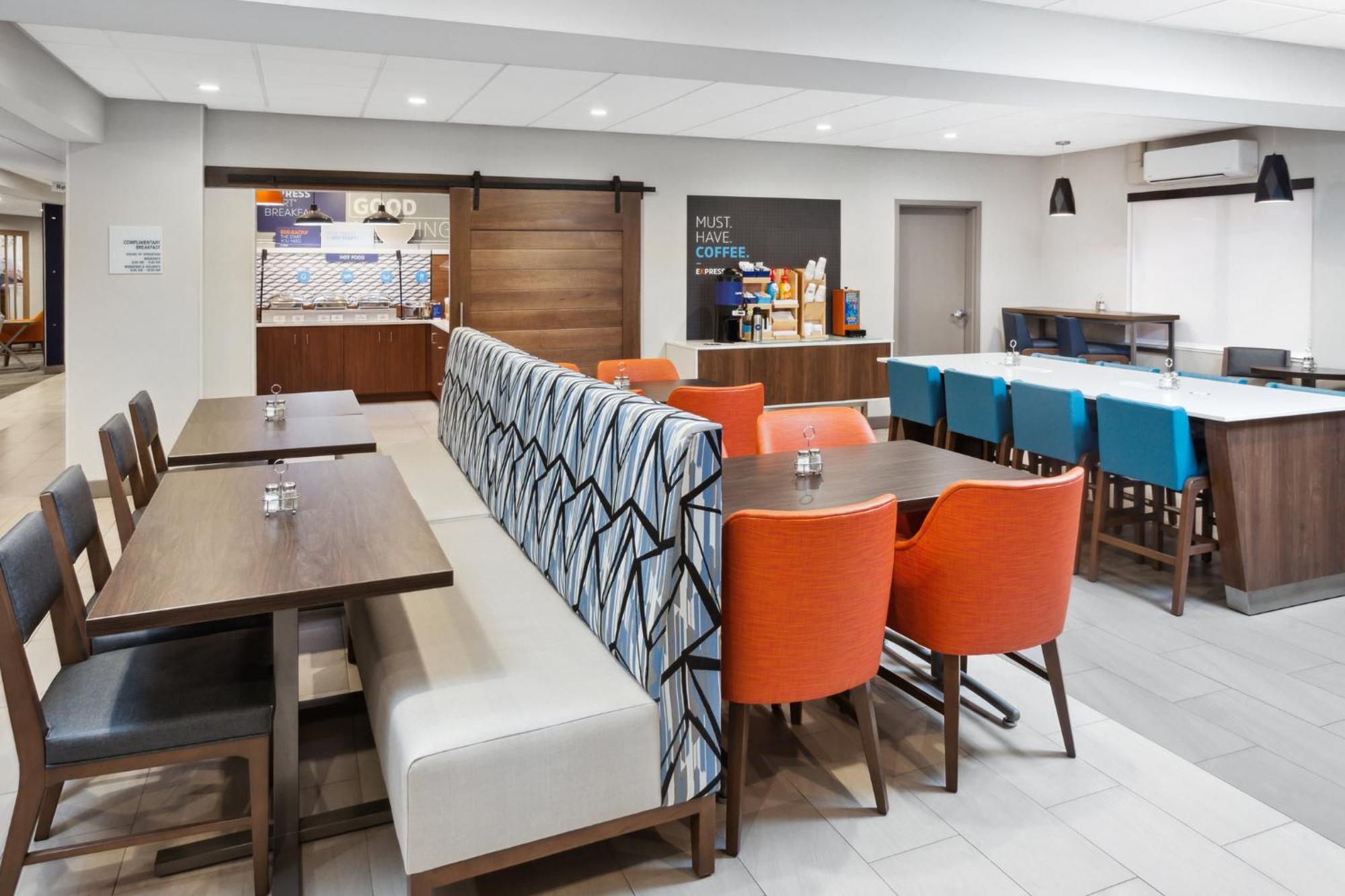 Holiday Inn Express Cleveland Airport - Brook Park By Ihg Ngoại thất bức ảnh