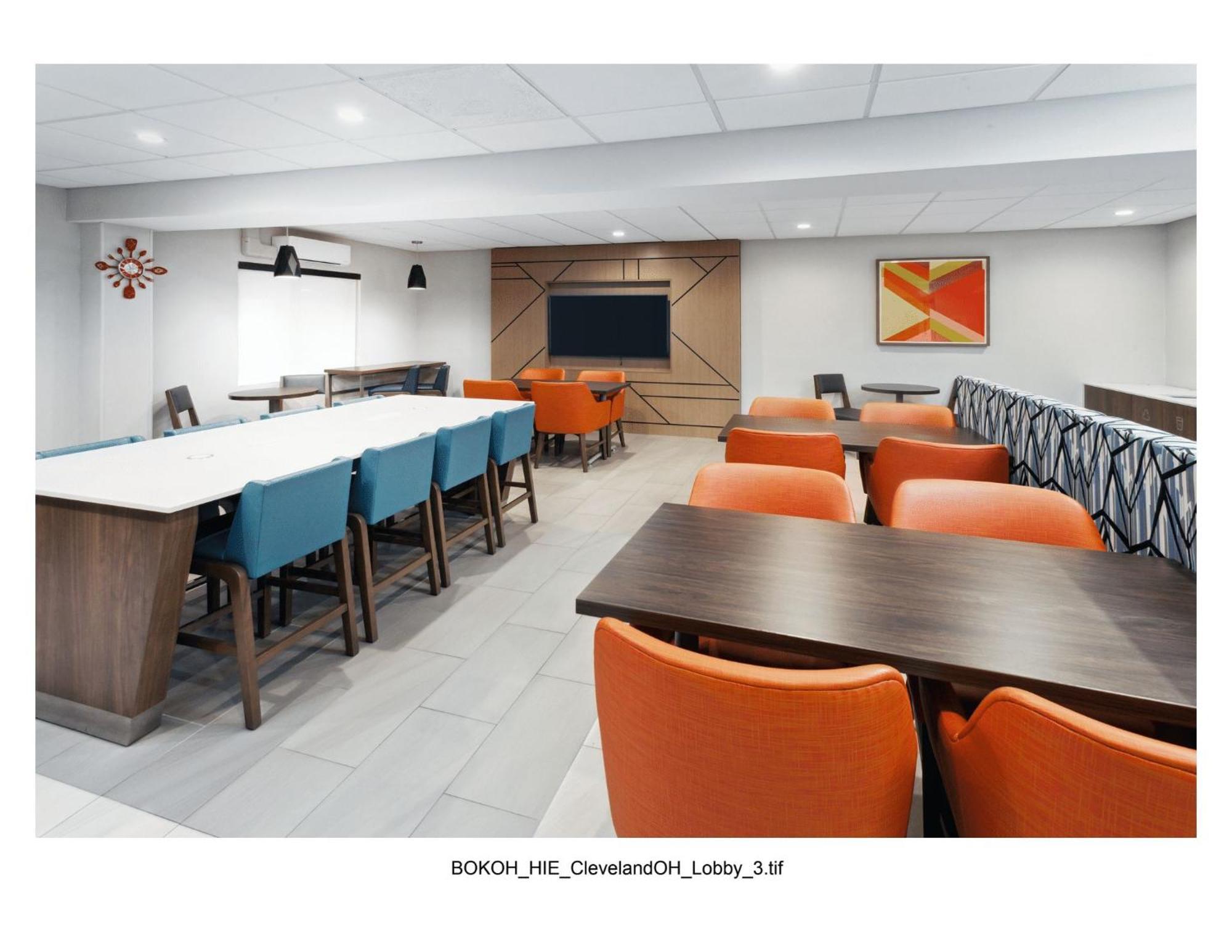 Holiday Inn Express Cleveland Airport - Brook Park By Ihg Ngoại thất bức ảnh