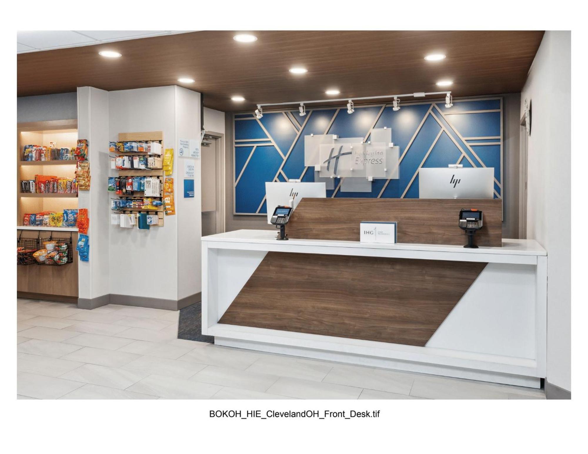 Holiday Inn Express Cleveland Airport - Brook Park By Ihg Ngoại thất bức ảnh