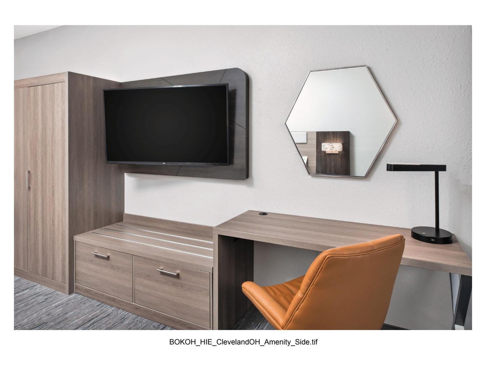 Holiday Inn Express Cleveland Airport - Brook Park By Ihg Ngoại thất bức ảnh